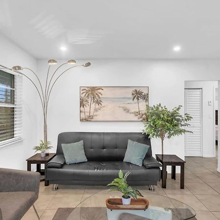 2 Bedroom House Minutes From Beach And Casino Db1 Dania Beach Exteriör bild
