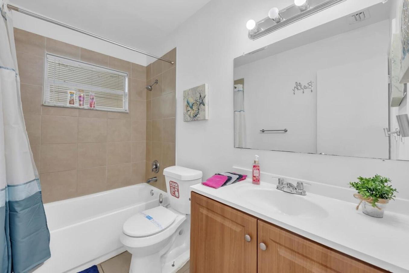 2 Bedroom House Minutes From Beach And Casino Db1 Dania Beach Exteriör bild