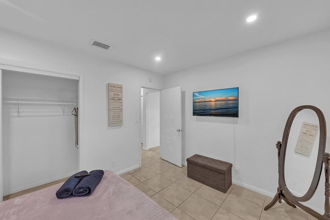 2 Bedroom House Minutes From Beach And Casino Db1 Dania Beach Exteriör bild