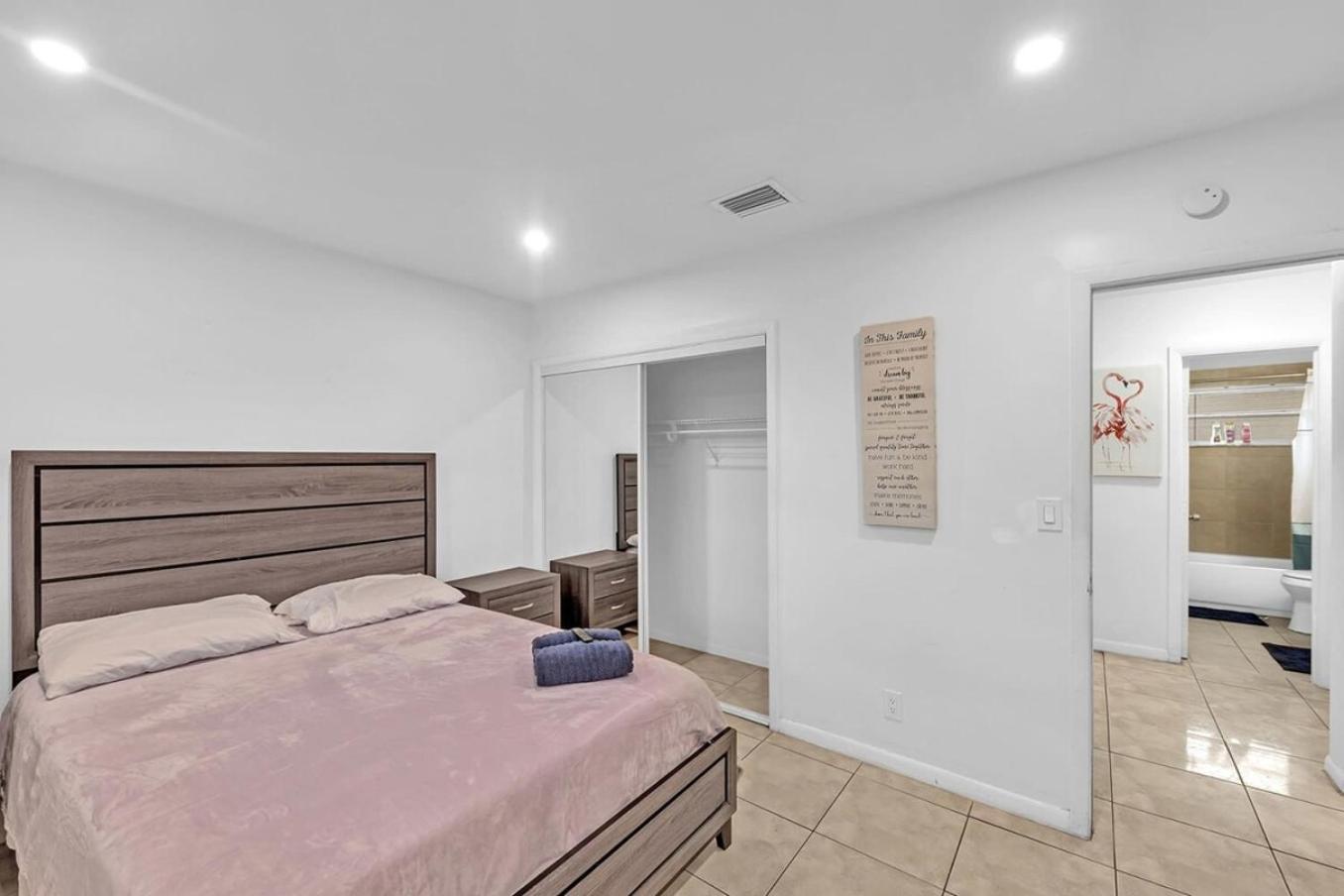 2 Bedroom House Minutes From Beach And Casino Db1 Dania Beach Exteriör bild