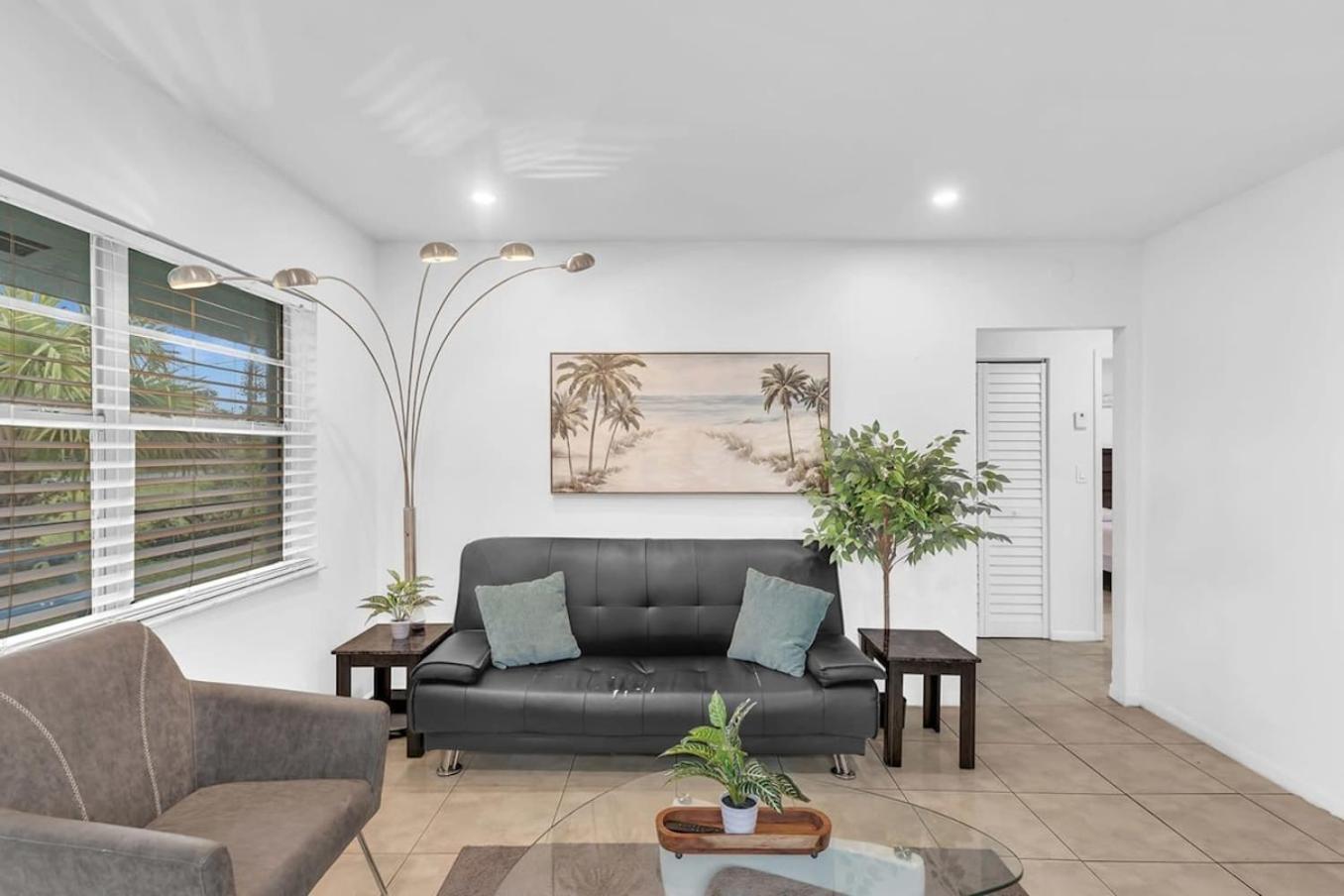 2 Bedroom House Minutes From Beach And Casino Db1 Dania Beach Exteriör bild